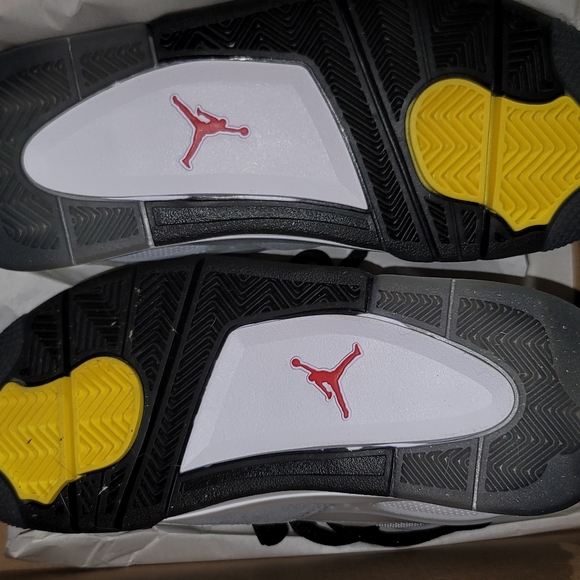 Air Jordan 4 RM BG PRM Size 4y (Which Is Same As 6womens) - Picture 4 of 10